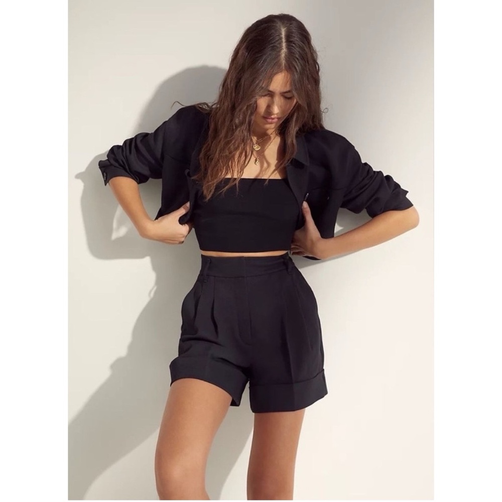 Wilfred Labyrinth short 0